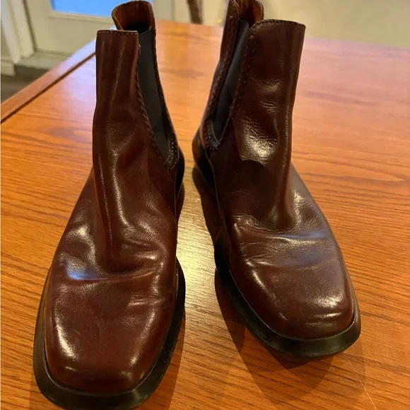 Tod’s brown Chelsea boot - Picture 1 of 4